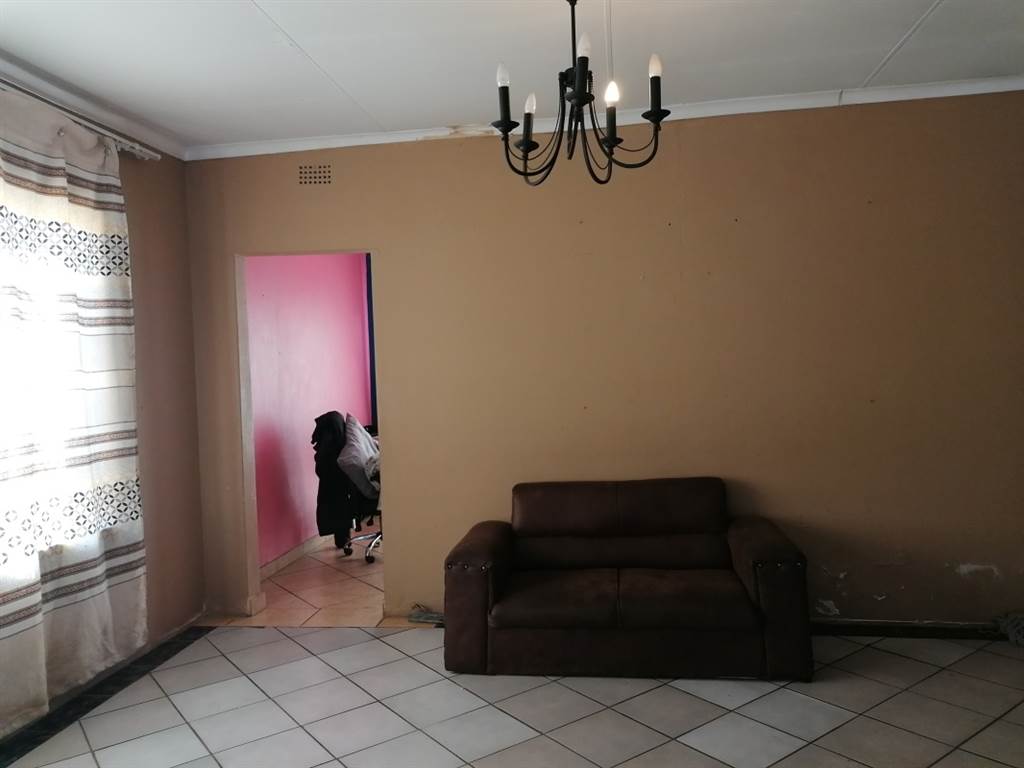 3 Bed House in Benoni Central photo number 14