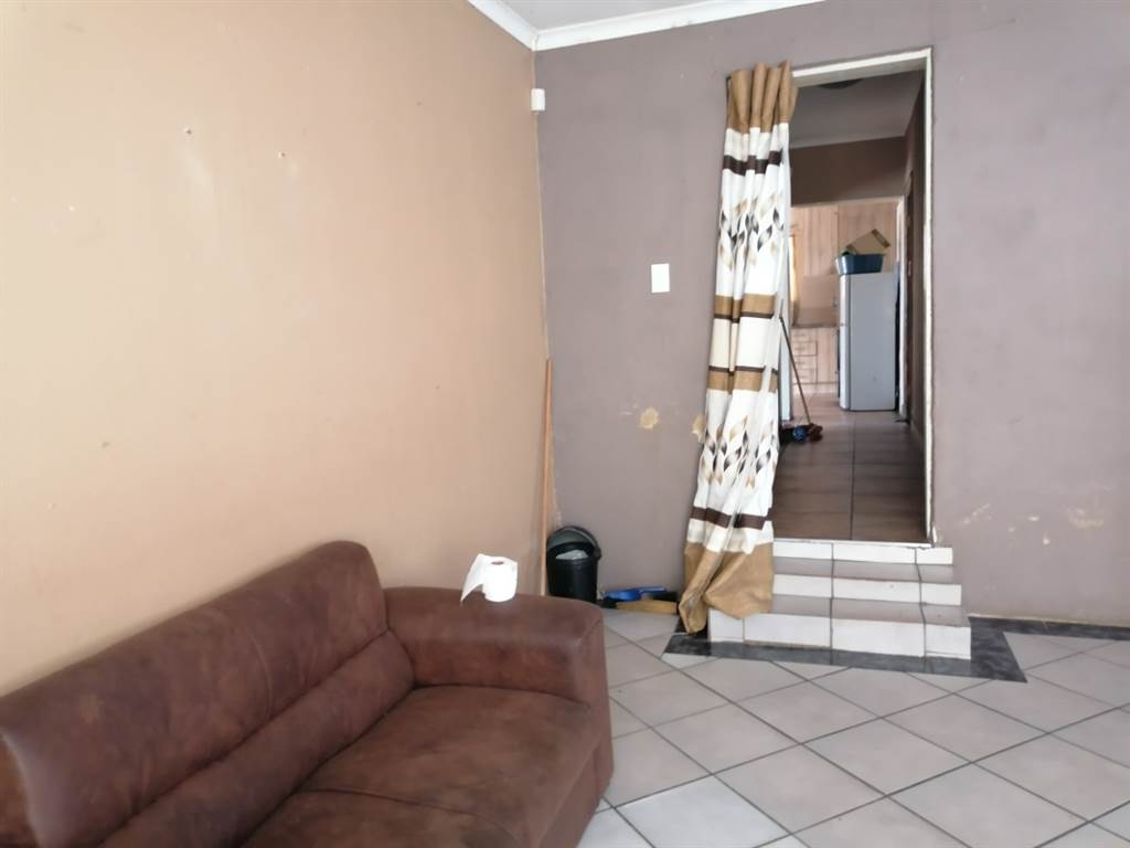 3 Bed House in Benoni Central photo number 17