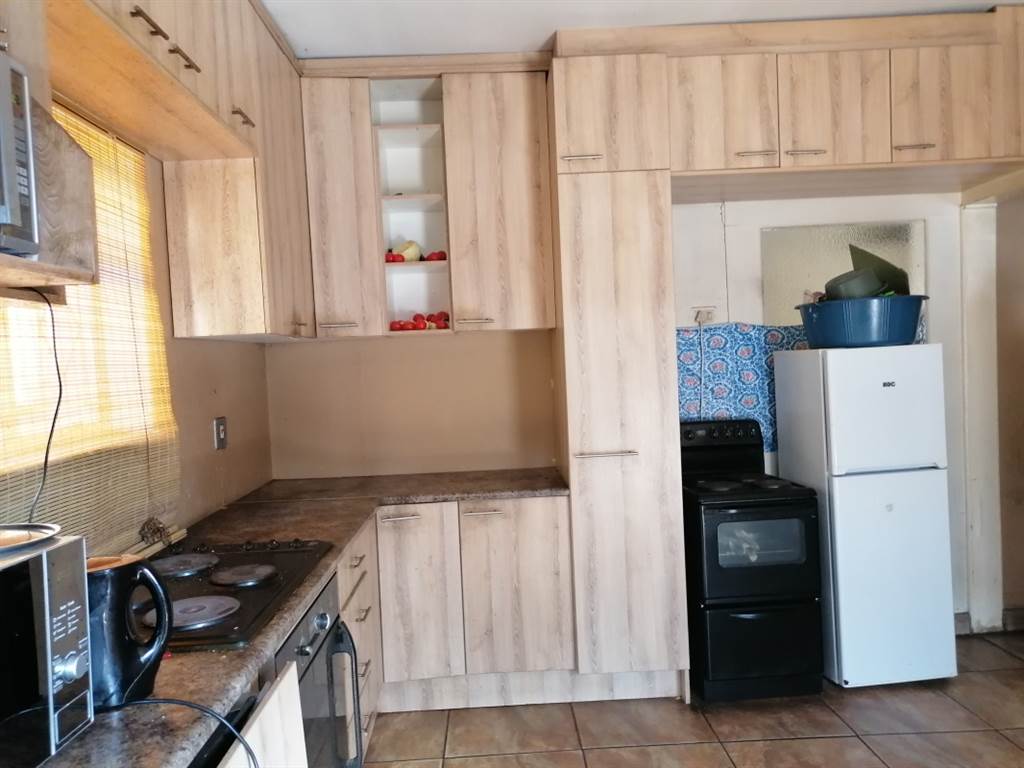 3 Bed House in Benoni Central photo number 4