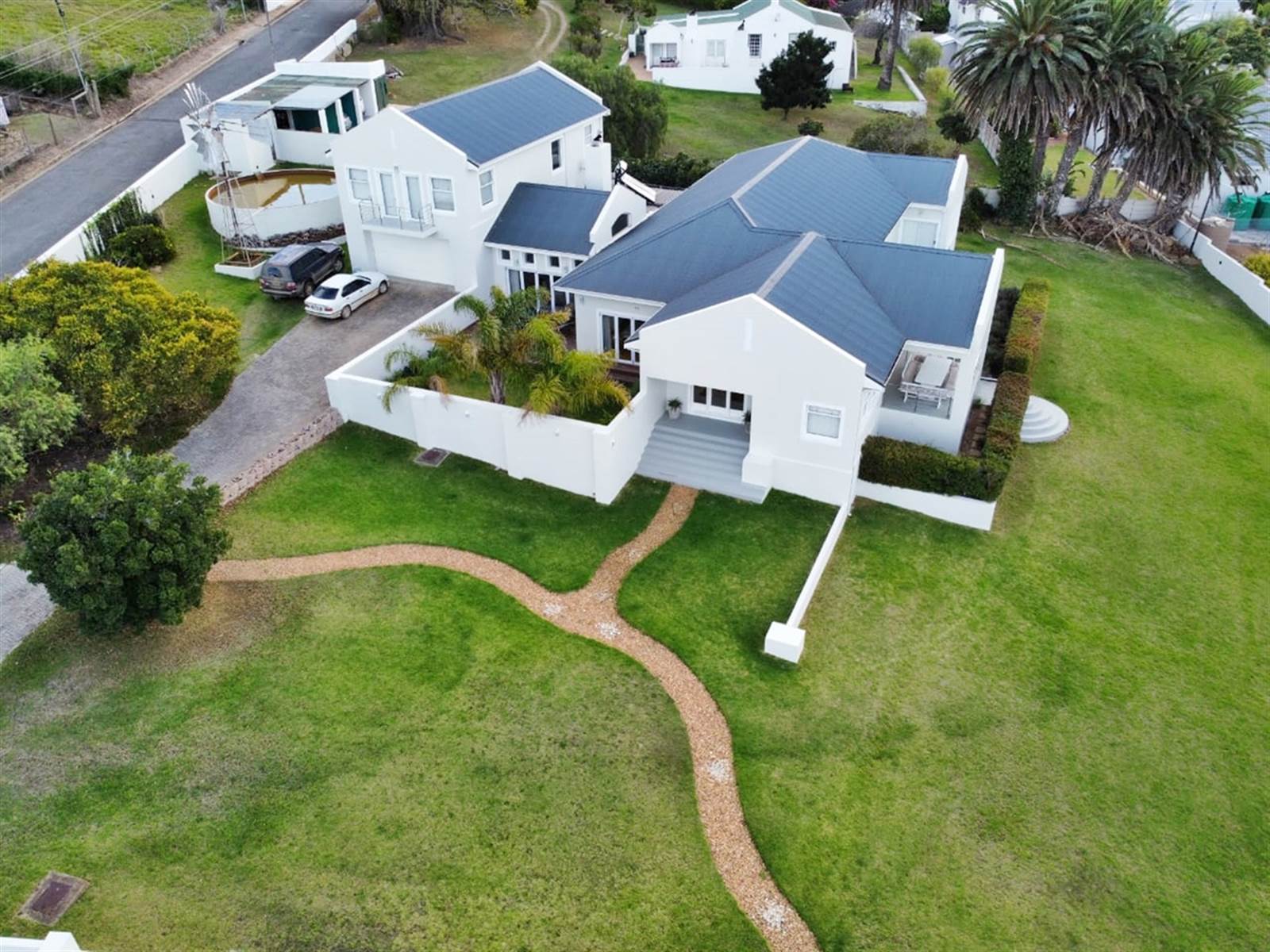 7 Bed House in Bredasdorp photo number 1