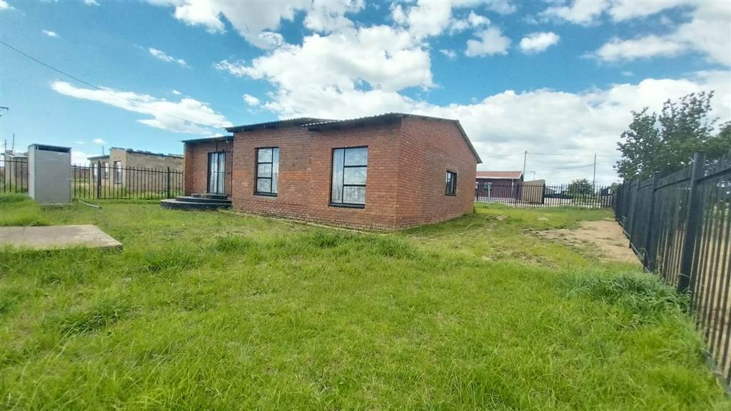 3 Bed House in Clarens photo number 1