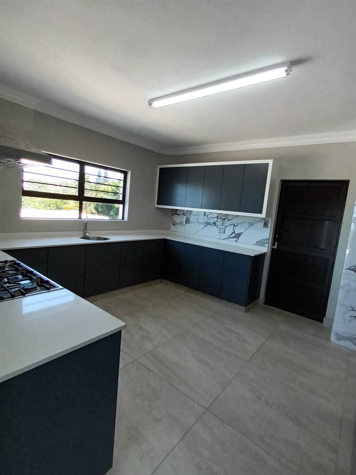 6 Bed House in La Lucia photo number 3