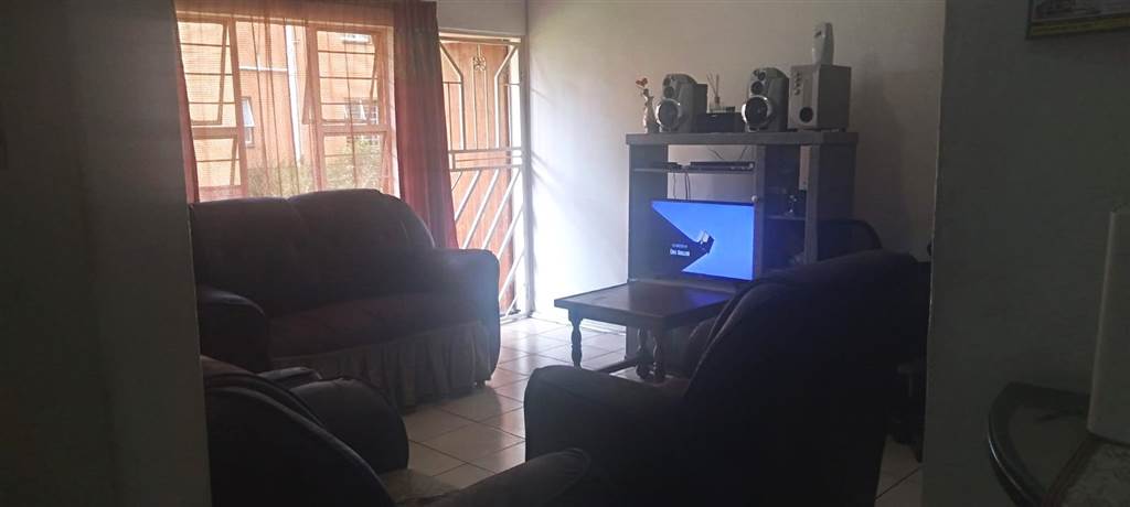3 Bed Apartment in Boksburg Central photo number 5