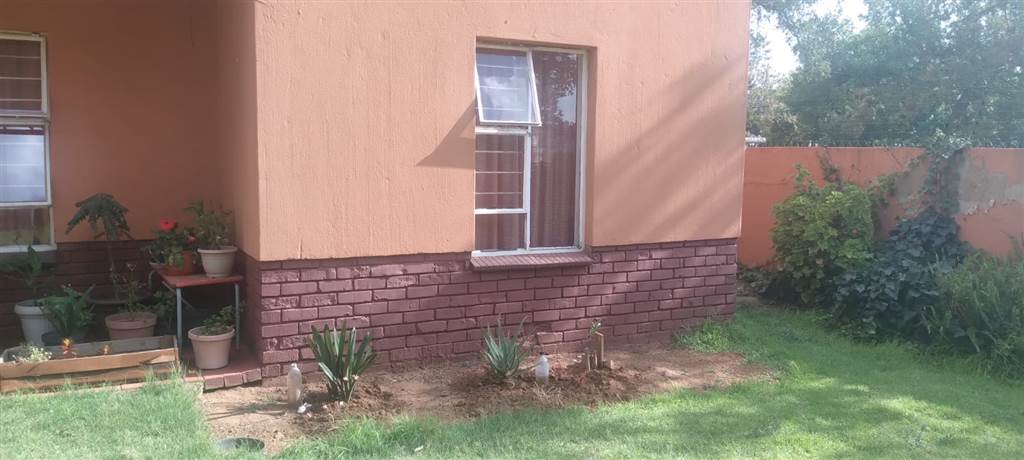 3 Bed Apartment in Boksburg Central photo number 2