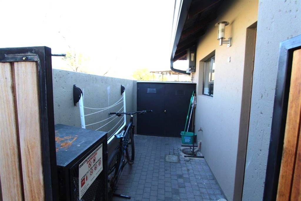 2 Bed Townhouse in Modimolle photo number 24