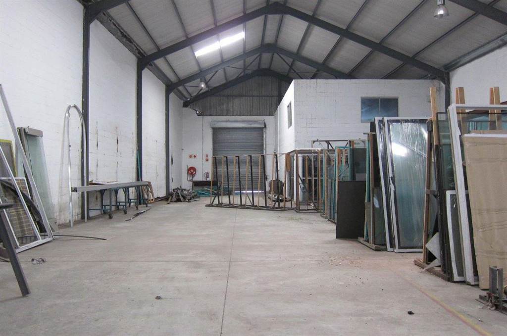 753  m² Industrial space in Retreat photo number 5