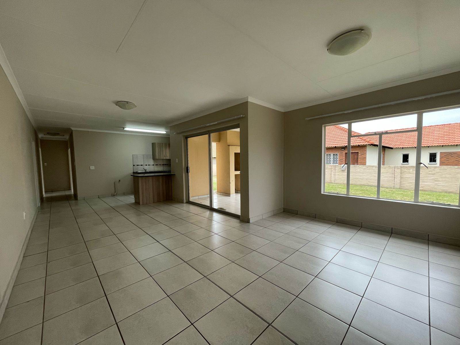 3 Bed House in Waterkloof photo number 4