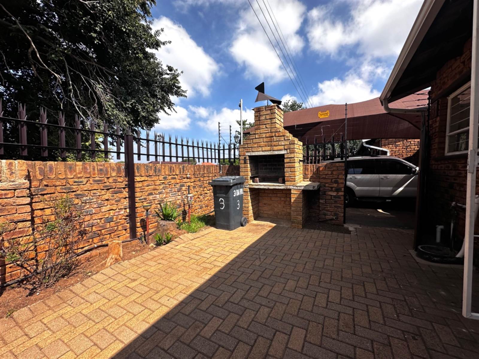 2 Bed Townhouse in Krugersdorp North photo number 14
