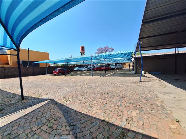 1 276  m² Commercial space