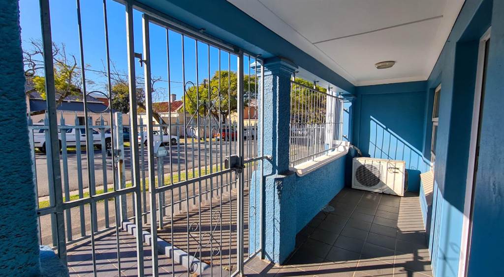 304  m² Commercial space in Southernwood photo number 25