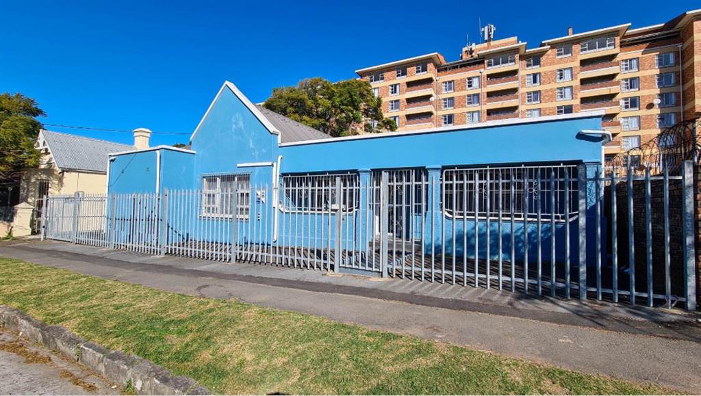 304  m² Commercial space in Southernwood photo number 24