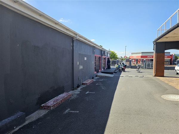 149  m² Commercial space