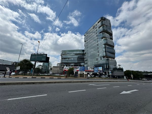 116  m² Commercial space