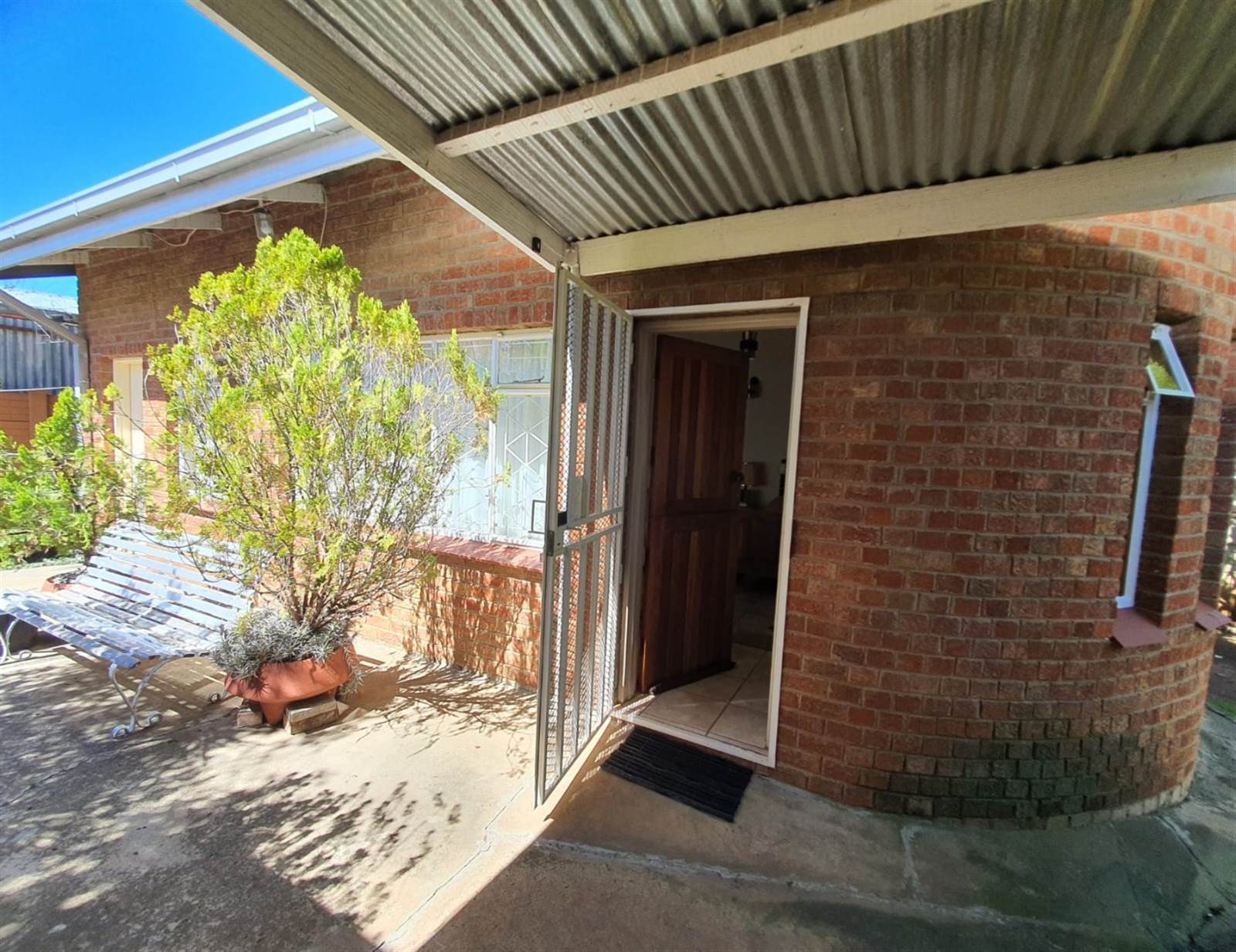 4 Bed House in Dewetsdorp photo number 9