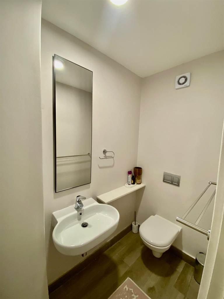 2 Bed Apartment in Ashlea Gardens photo number 29