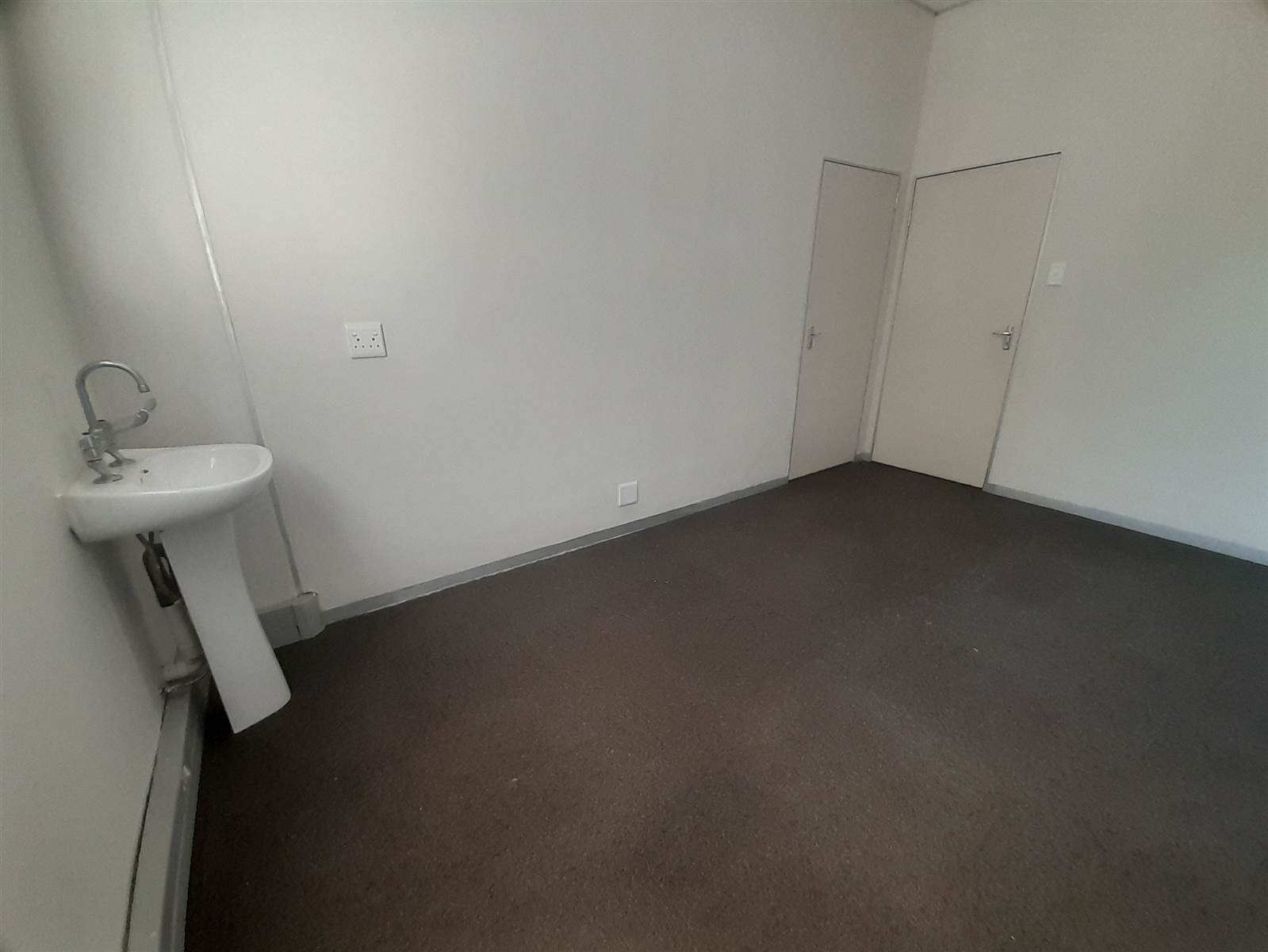 14  m² Commercial space in Athlone photo number 10
