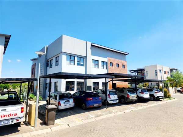 161  m² Commercial space