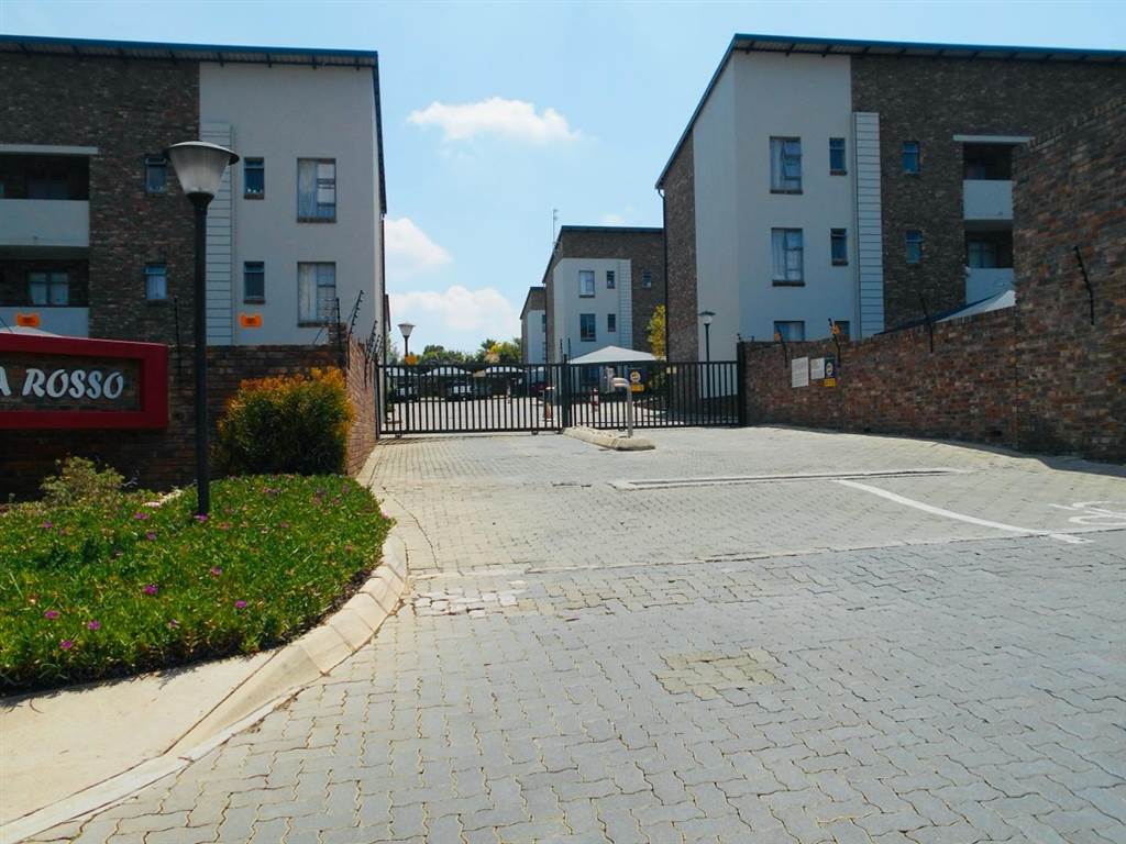 2 Bed Apartment in Amberfield photo number 1