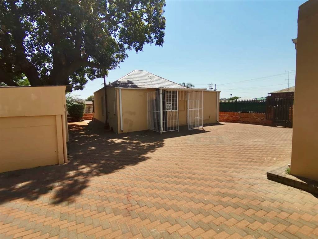 3 Bed House in Krugersdorp West photo number 23