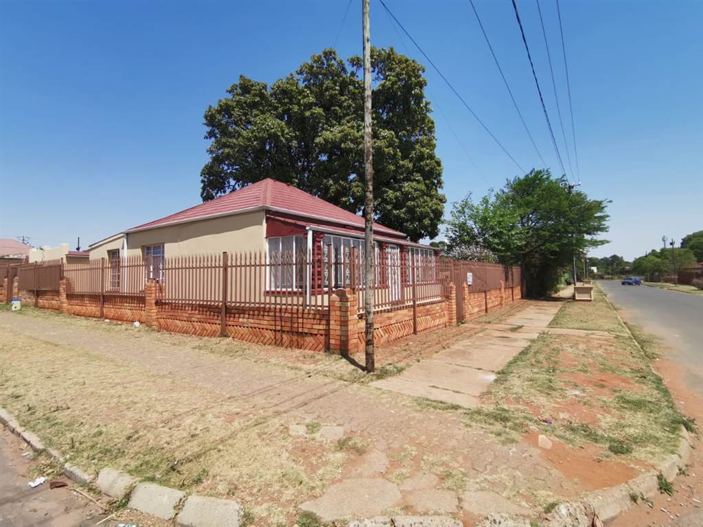 3 Bed House in Krugersdorp West photo number 10