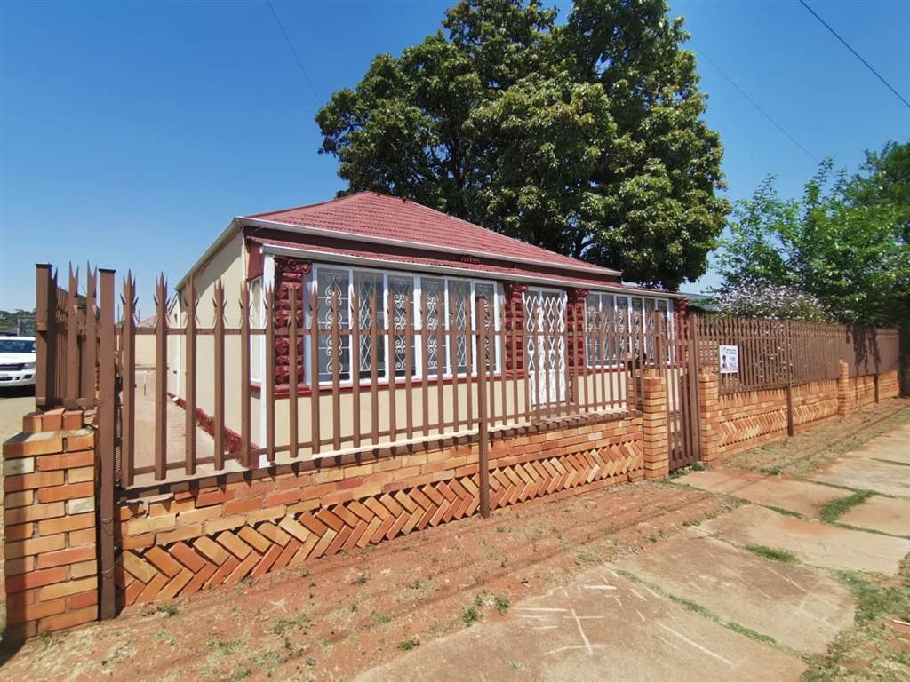 3 Bed House in Krugersdorp West photo number 9