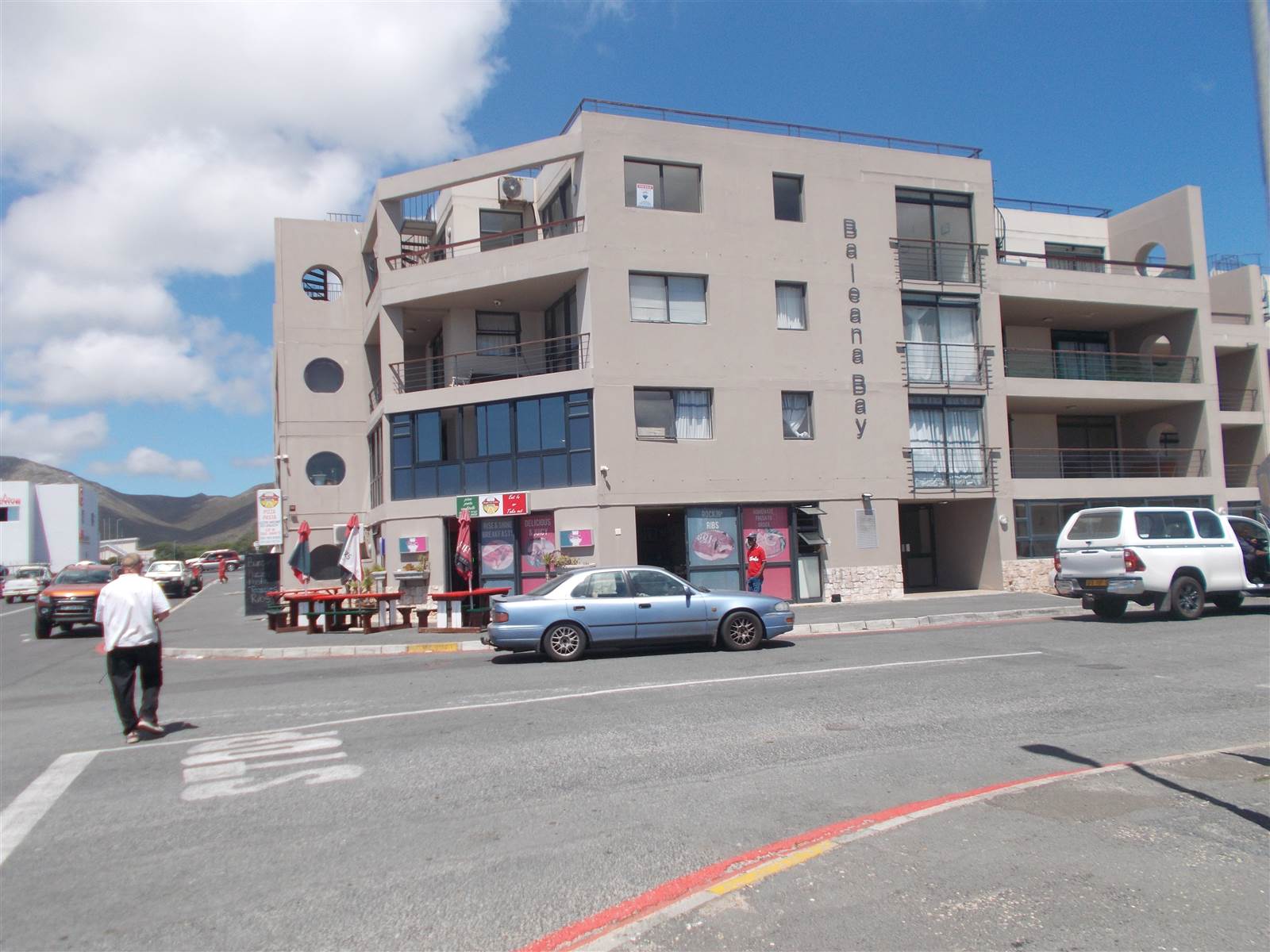 2 Bed Apartment in Gansbaai and surrounds photo number 2