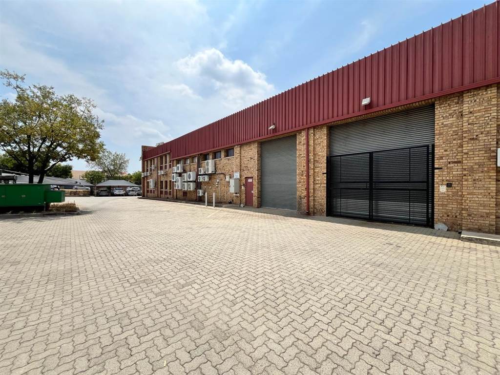 1772  m² Commercial space in Paulshof photo number 3