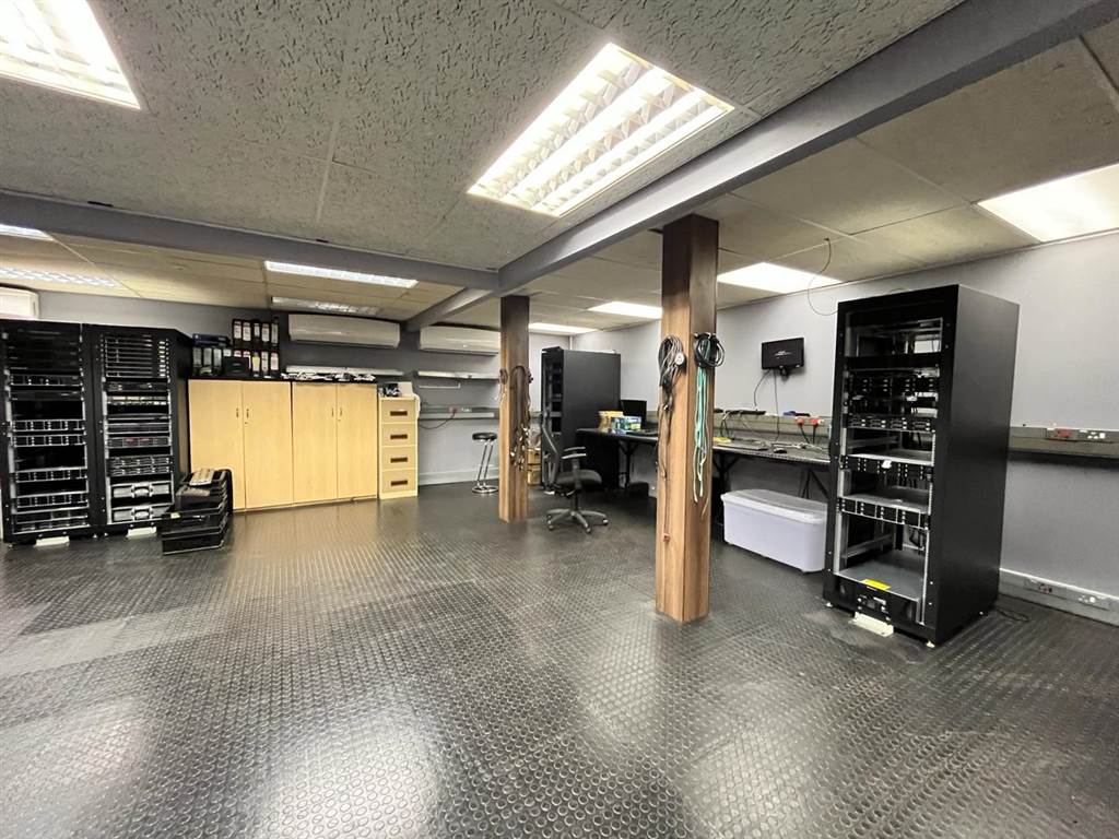 1772  m² Commercial space in Paulshof photo number 6