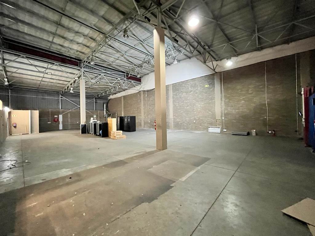 1772  m² Commercial space in Paulshof photo number 11