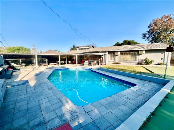 3 Bedroom House 3 Bedroom House
