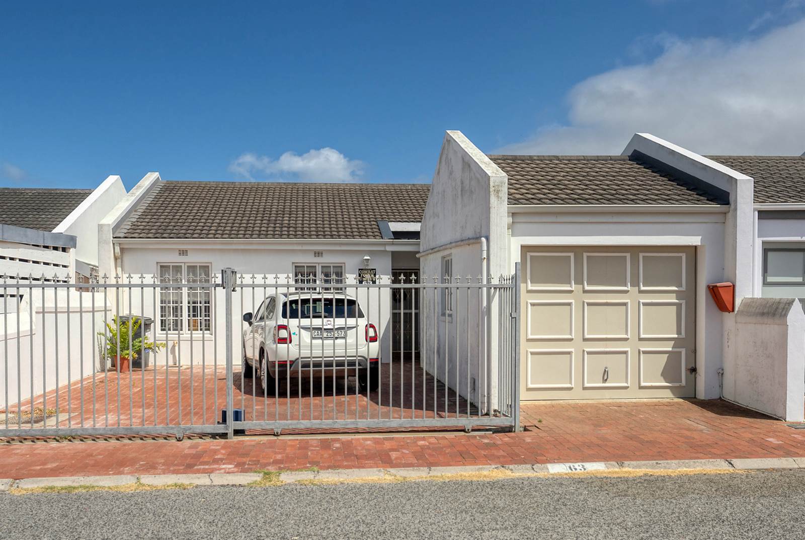 3 Bed House in Fish Hoek photo number 2
