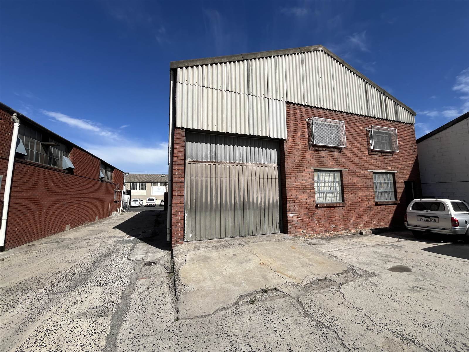 330  m² Industrial space in Beaconvale photo number 1