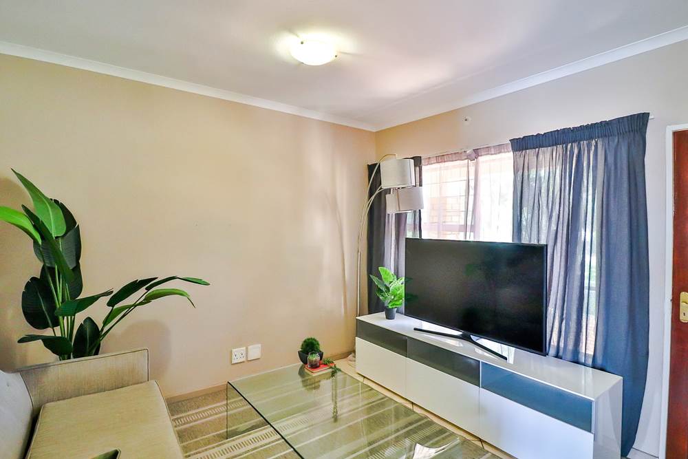 2 Bed Apartment in Homelake photo number 3