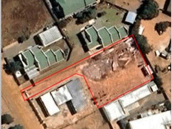 743 m² Land available in Darling