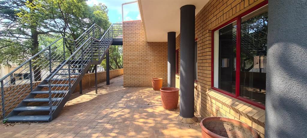 2459  m² Commercial space in Rivonia photo number 14
