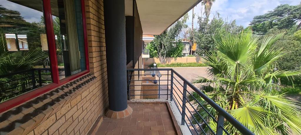 2459  m² Commercial space in Rivonia photo number 15