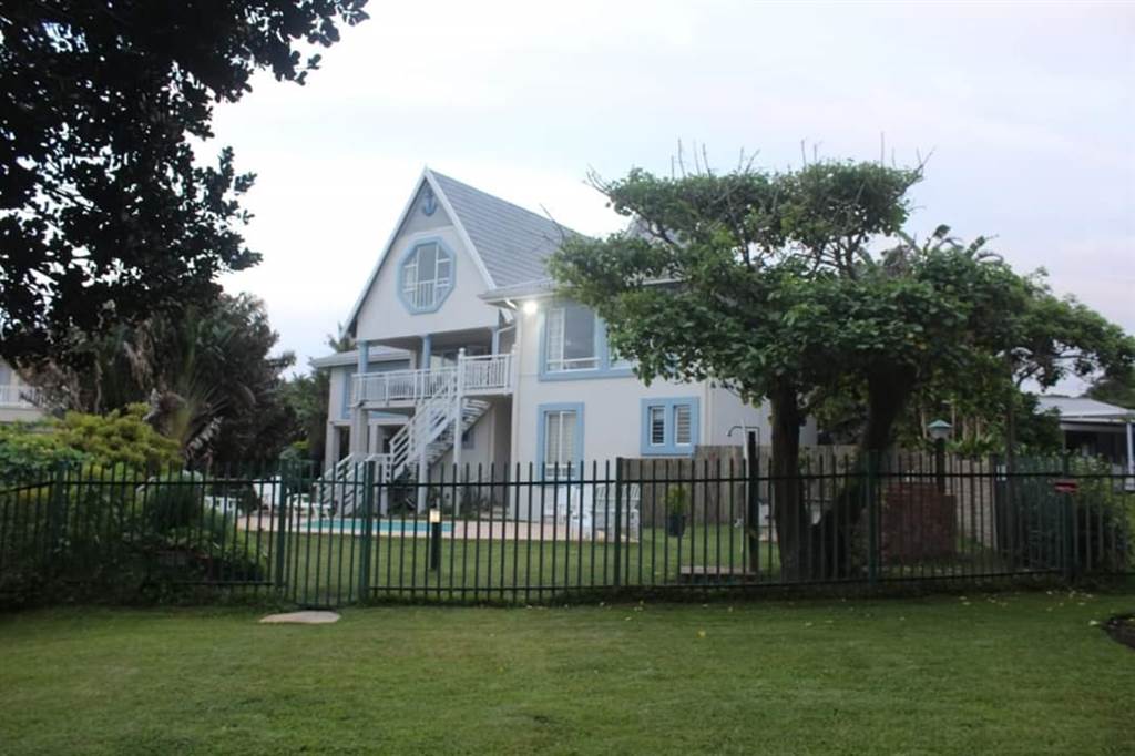6 Bed House in Port Shepstone photo number 1