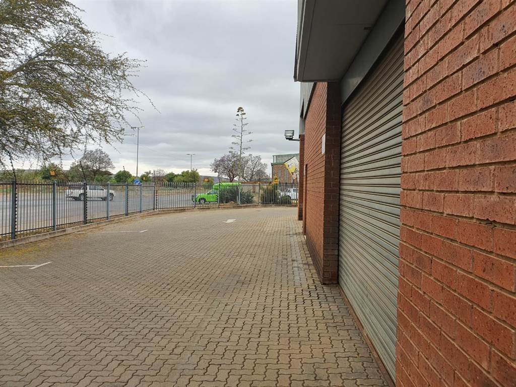 272  m² Commercial space in Waltloo photo number 3
