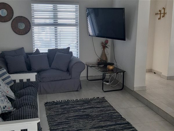 2 Bedroom House 2 Bedroom House
