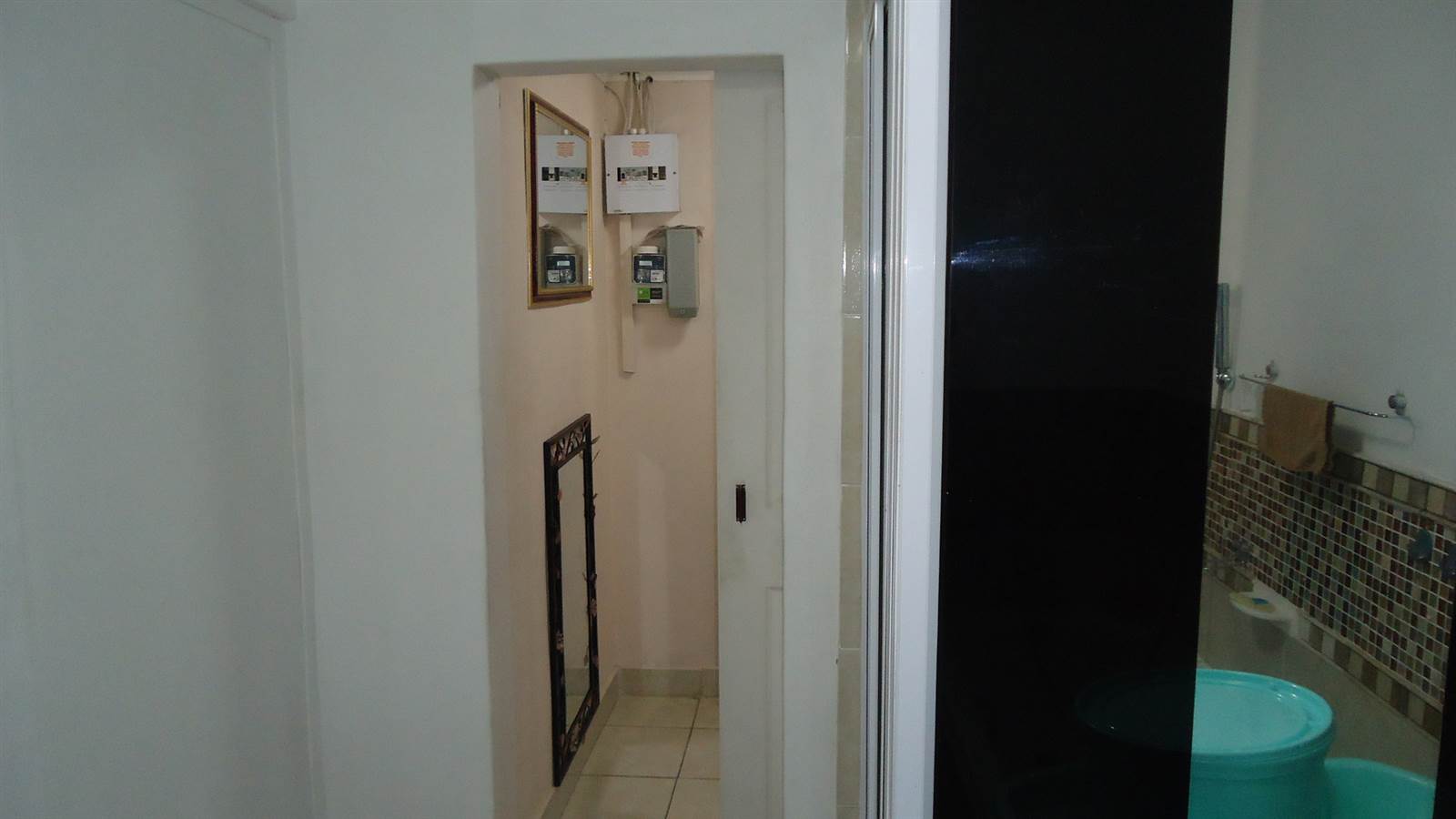 3 Bed House in Macassar photo number 25