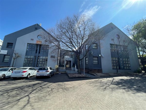 170  m² Commercial space