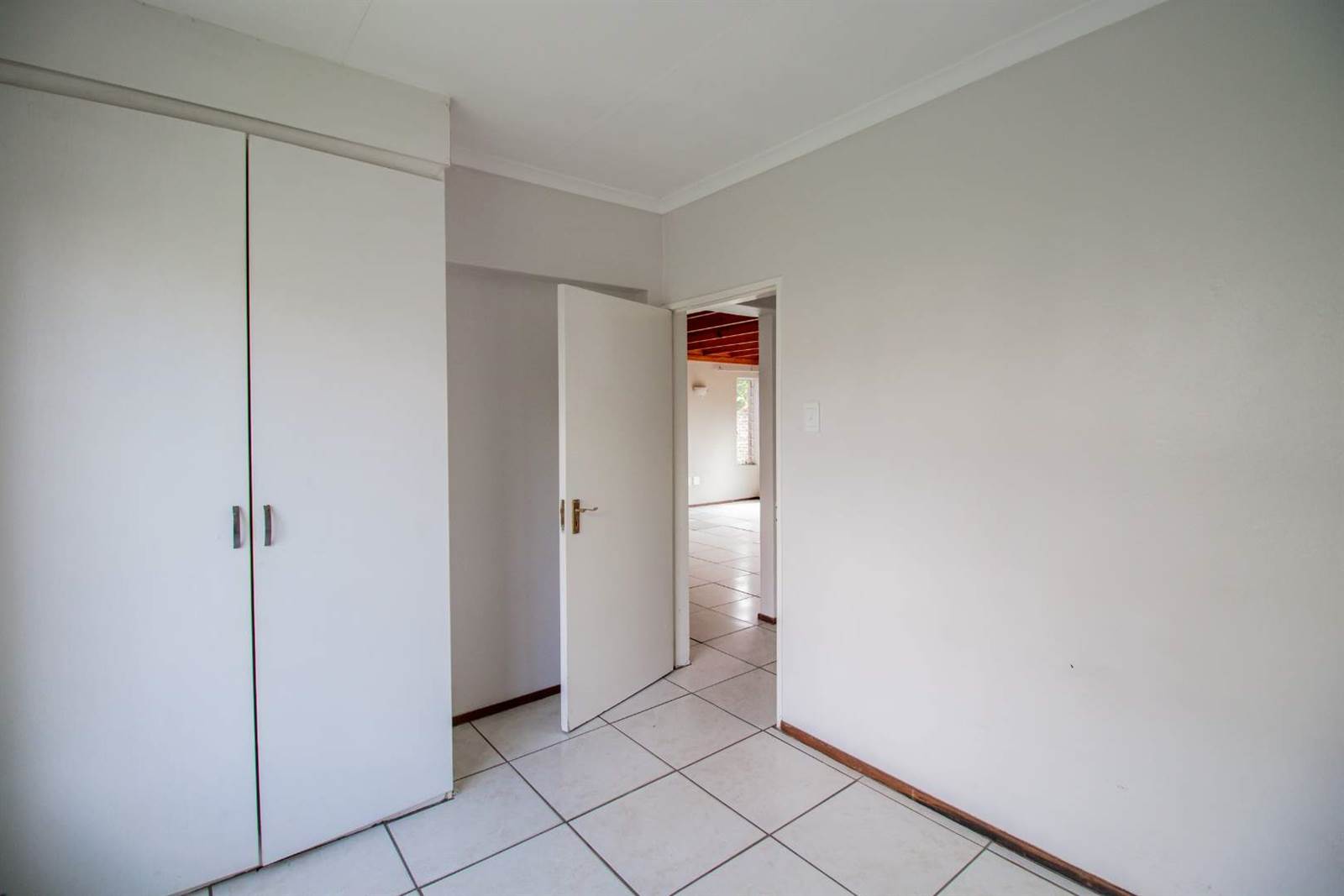 4 Bed Townhouse in Kleinfontein photo number 13
