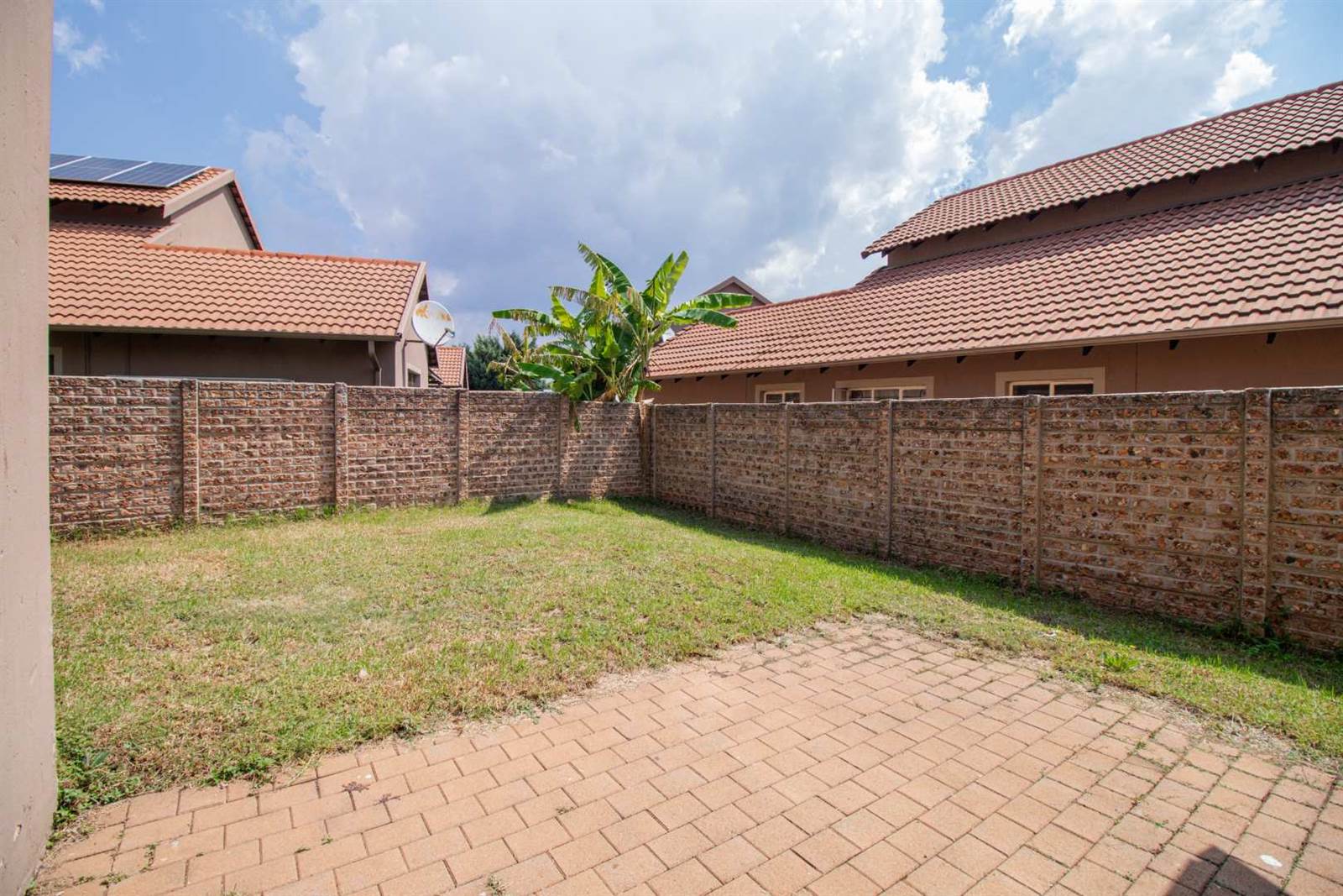 4 Bed Townhouse in Kleinfontein photo number 24