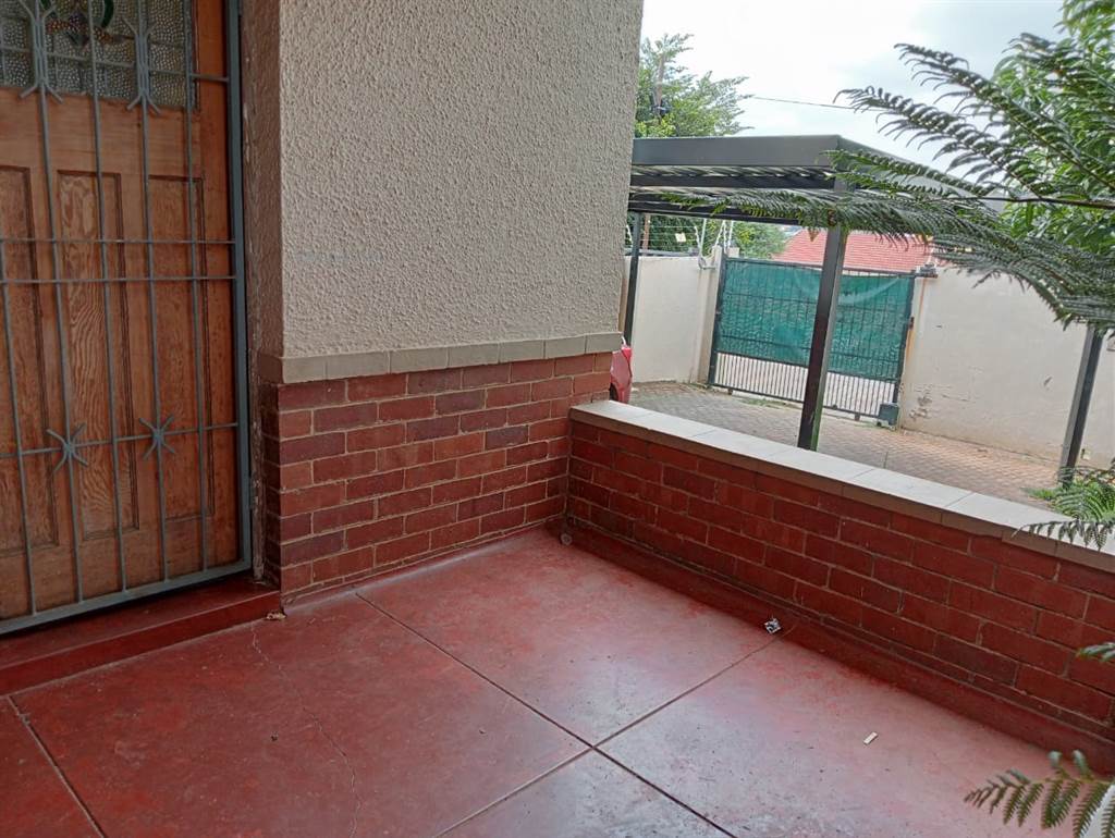 3 Bed House in Krugersdorp North photo number 13