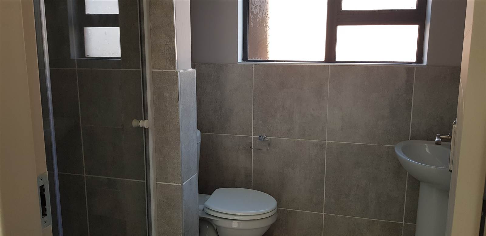 2 Bed Apartment in Witbank Central photo number 22