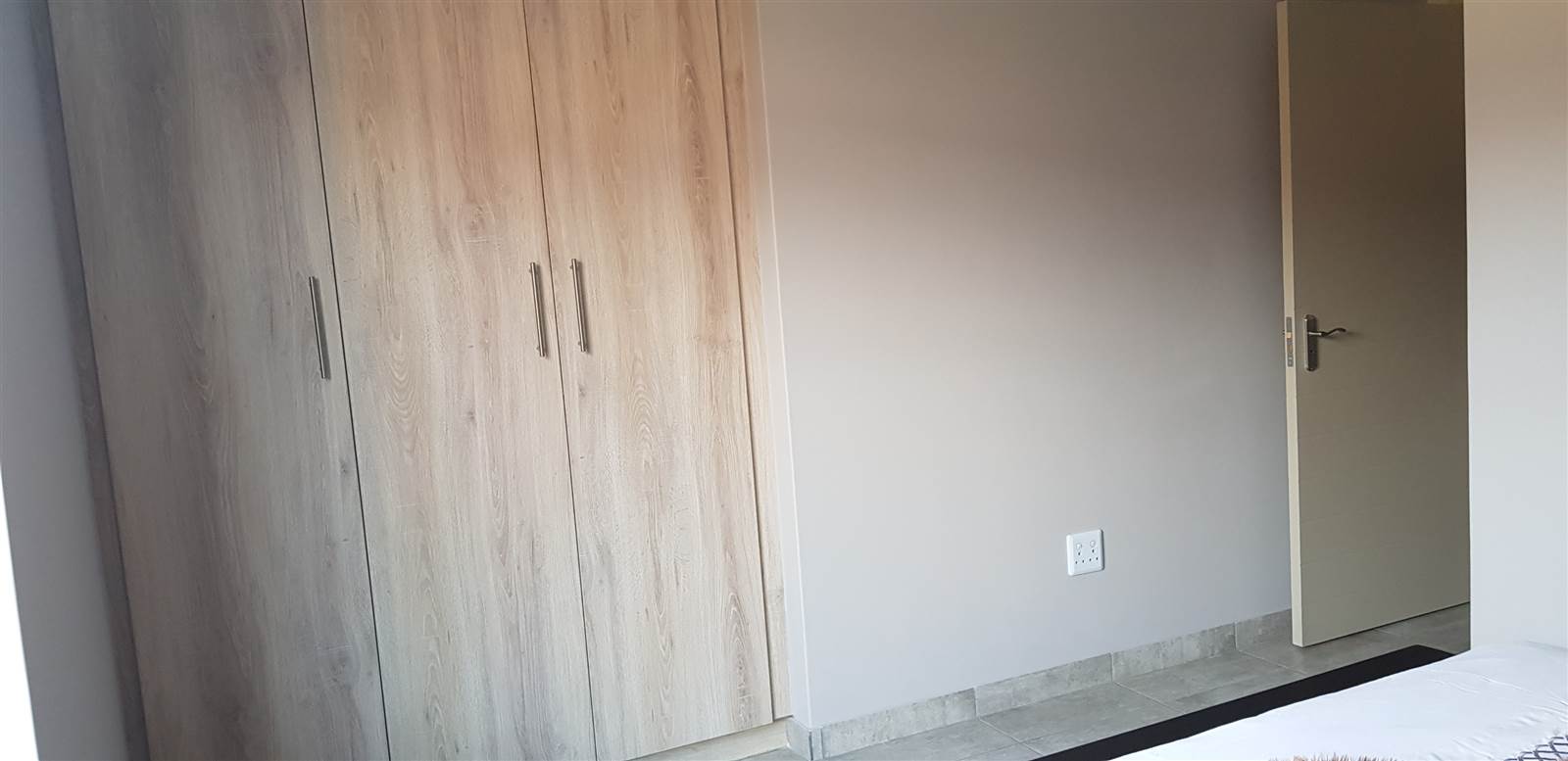 2 Bed Apartment in Witbank Central photo number 18