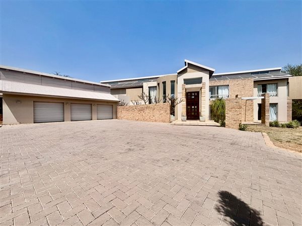 4 Bedroom House 4 Bedroom House