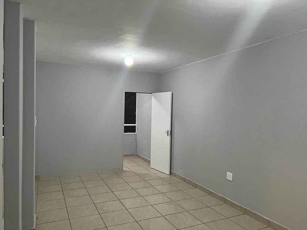 1 Bed Apartment in Bluff photo number 4