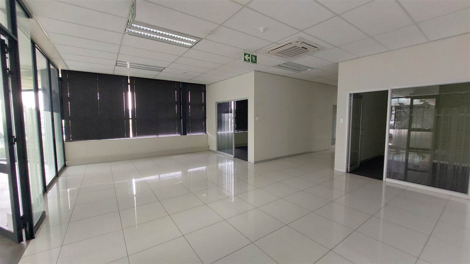 1000  m² Commercial space in Parkhaven photo number 12