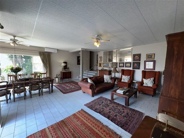 3 Bedroom Townhouse 3 Bedroom Townhouse